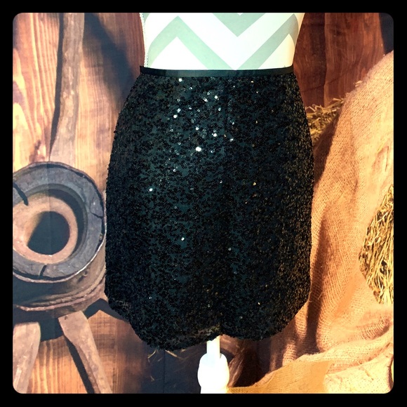 J. Crew Dresses & Skirts - 🎊 Like New JCREW black sequenced skirt  size 4